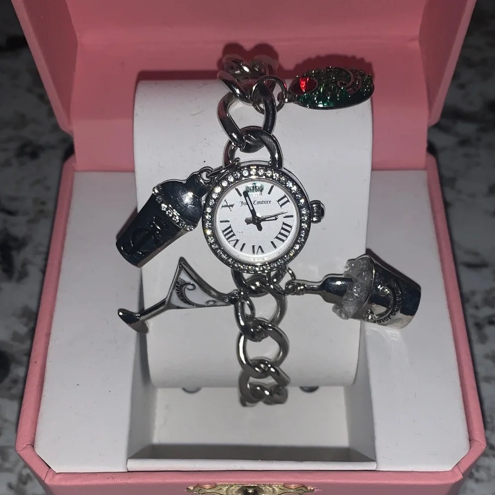 🆕-Juicy Couture Silver 🍸Martini Charm Bracelet Watch - Picture 12 of 13